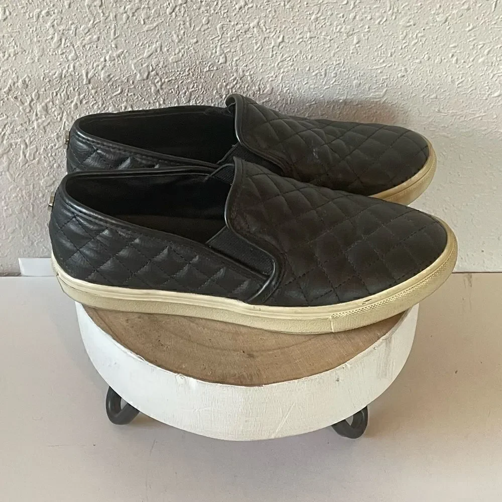 Used Steve Madden Womens Black Ecentrcq Quilted Slip-On Sneaker Size 6M